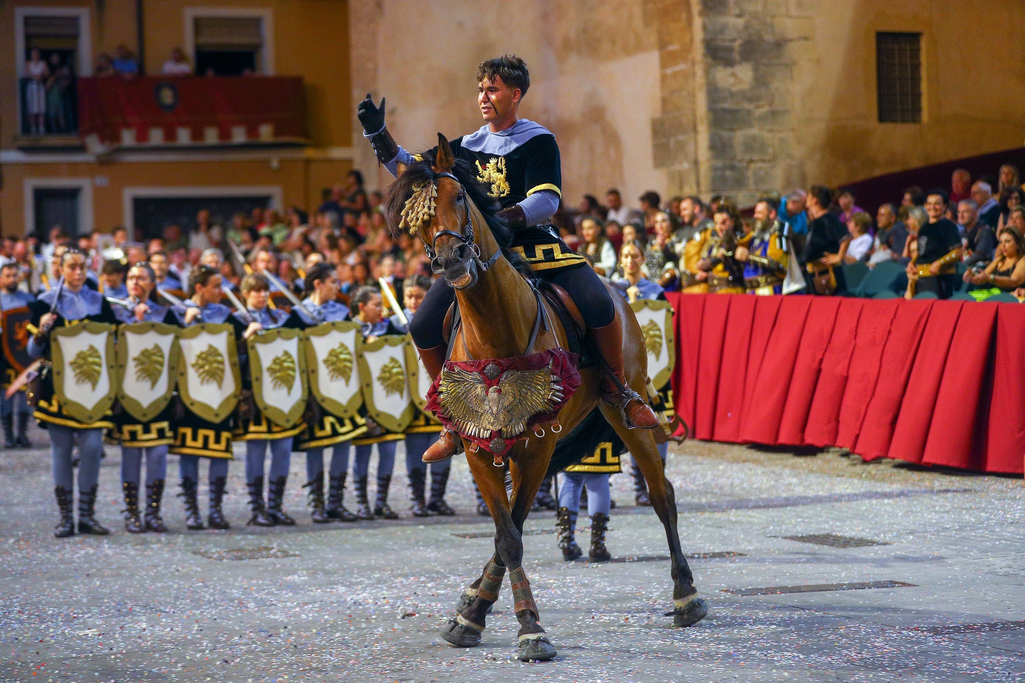 05-1 ESCUADRA SERIA CONTESTANOS 2